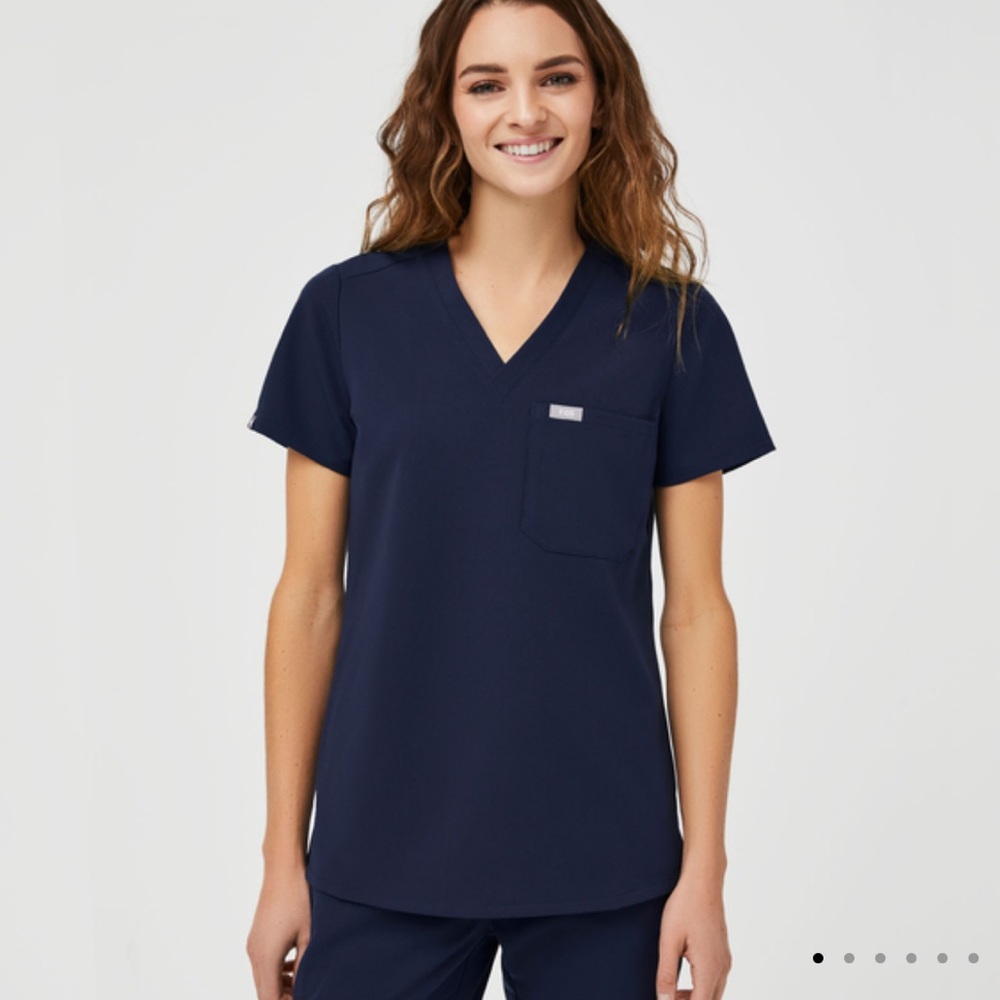 catarina scrub top